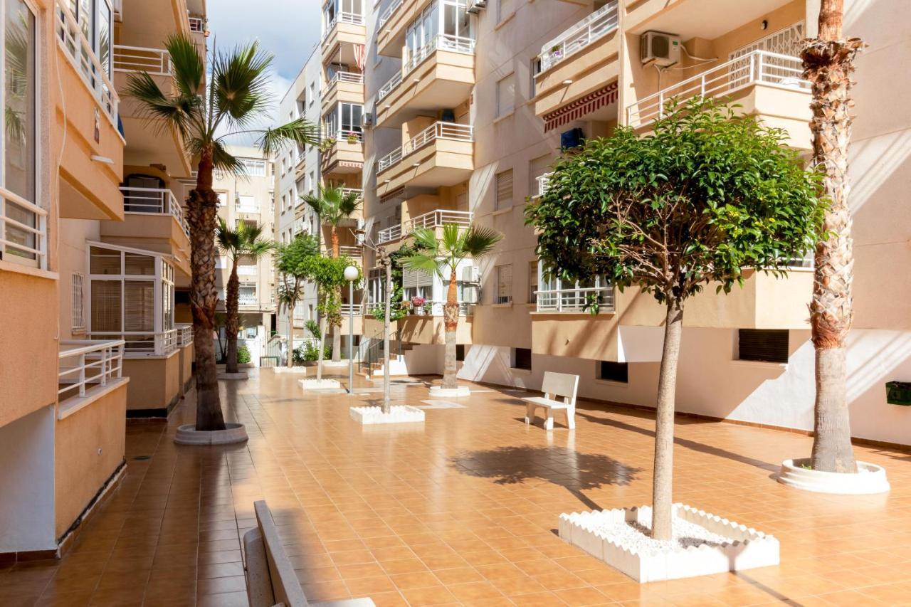 Ferienwohnung Piso En El Centro Torrevieja Exterior foto